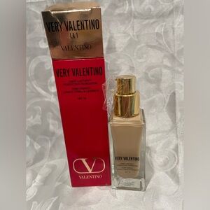 Valentino Very Valentino Foundation -Discounted! Missing Lid. LA1